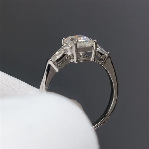 2 carat emerald cut moissanite engagement ring- 925 sterling silver D-FL - Picture 3 of 5